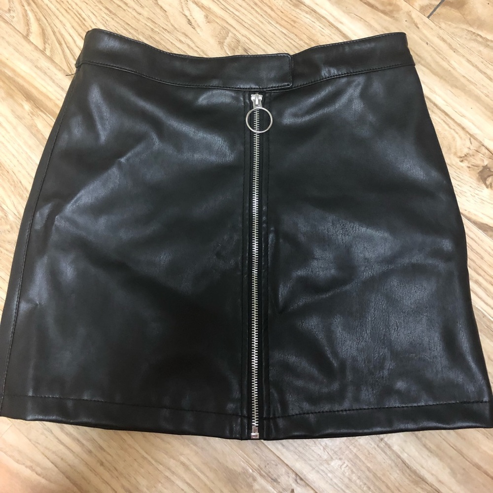 Black leather skirt!